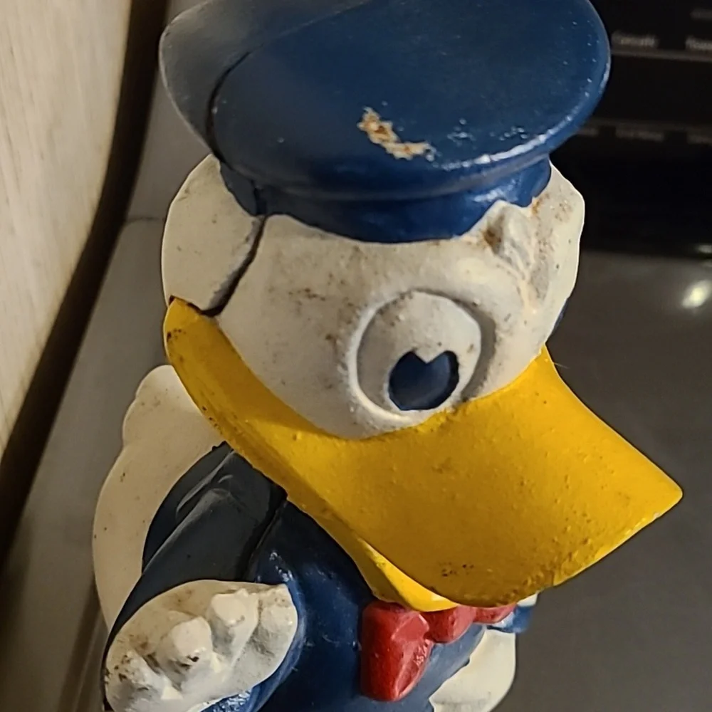 Vintage Donald Duck Cast Iron Bank - Picture 2 of 8
